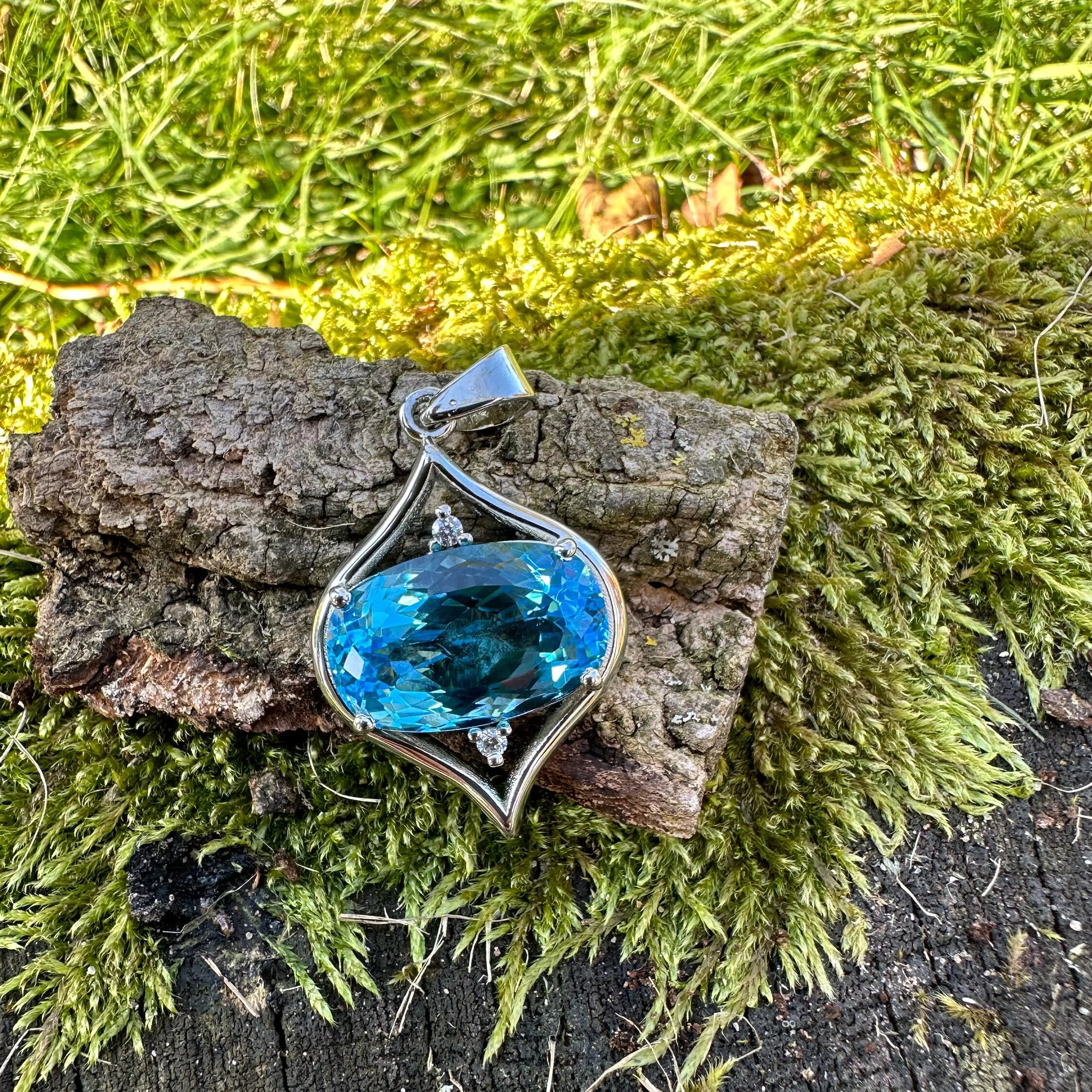 925 Silver sterling Topaz Pendant - Image 2