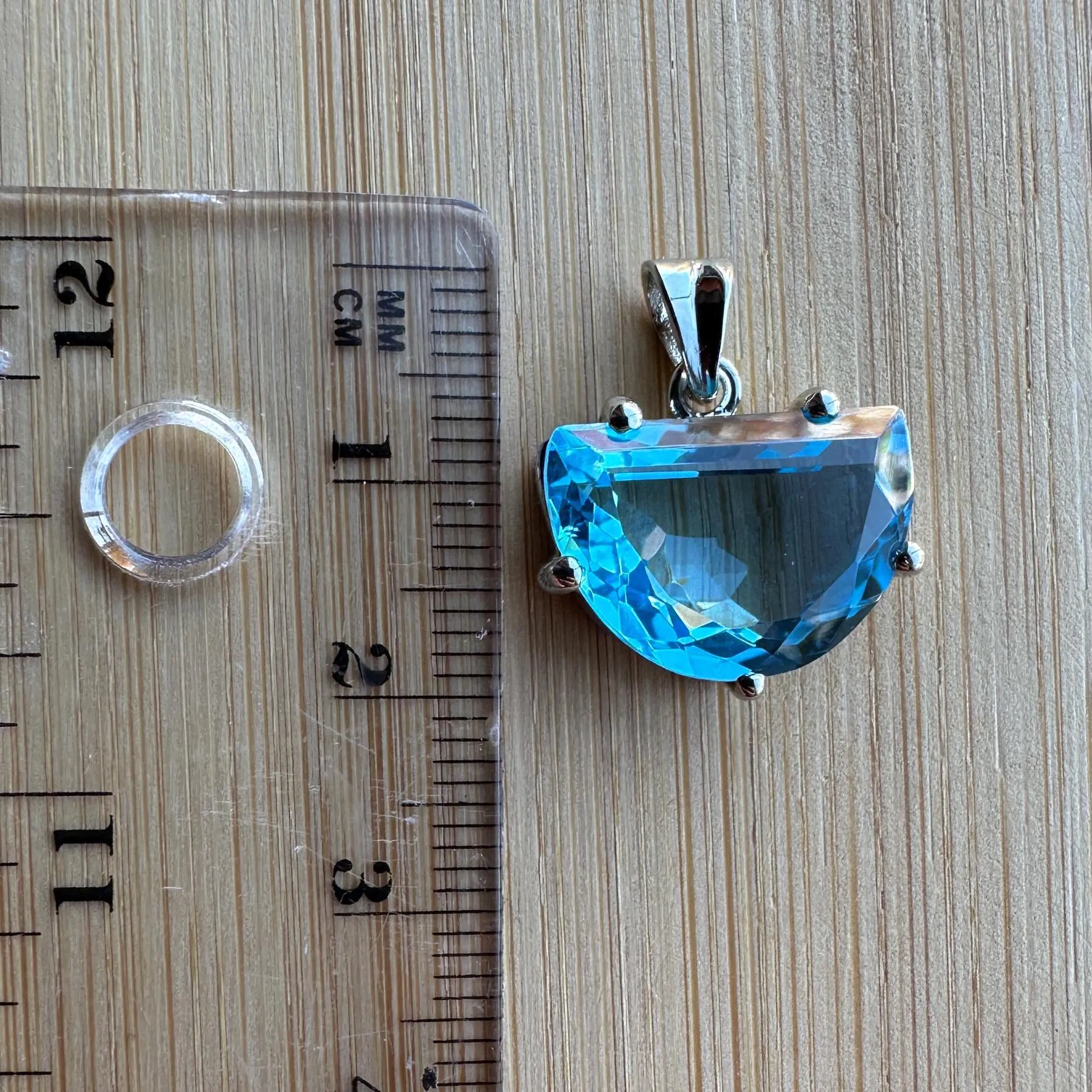 Stunning Blue Topaz Pendant in 925 Sterling Silver. - Image 3